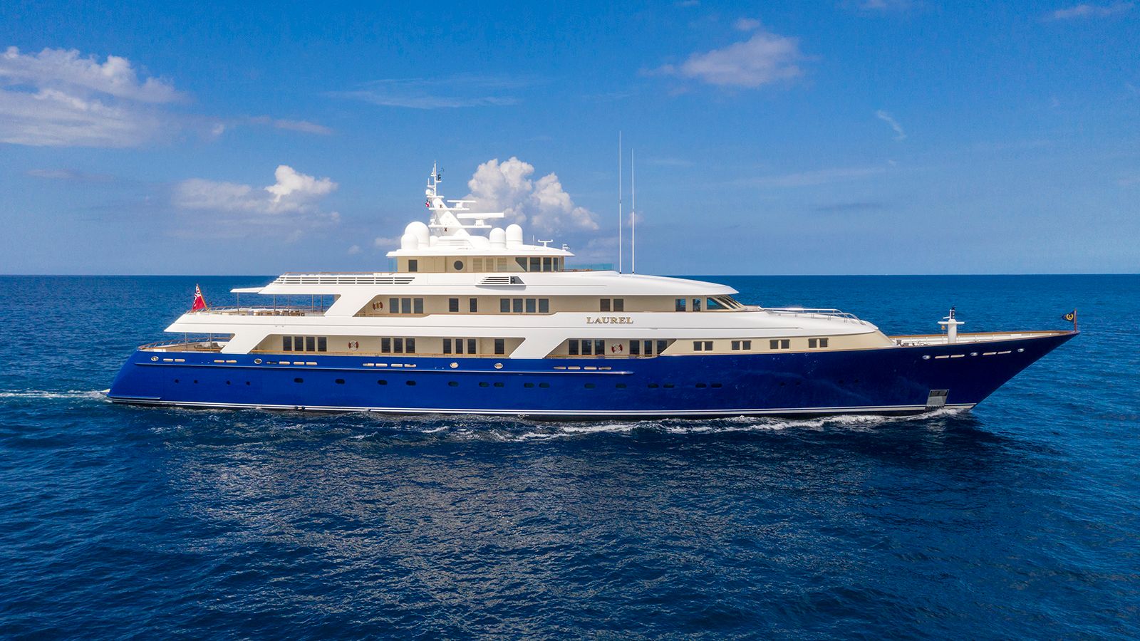 200 ft yacht sale