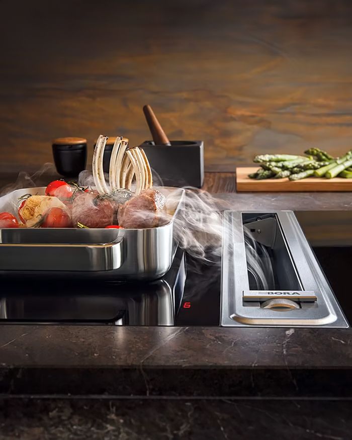 BORA CLASSIC 2.0 απορροφητήρας με Flex induction για ελευθερία τοποθέτησης σκευών και μοντέρνο σχεδιασμό.