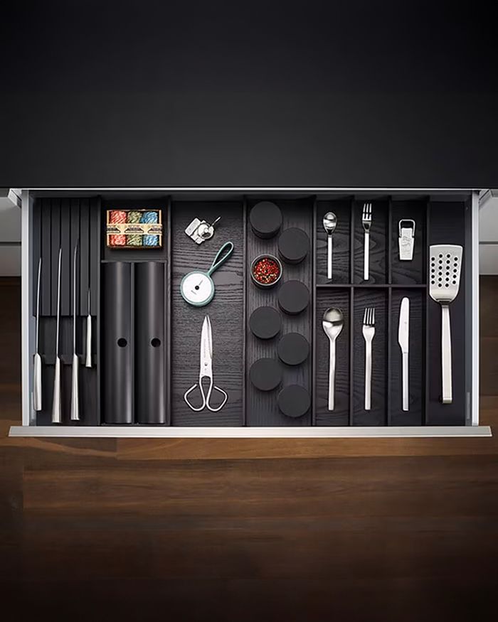 Advanced Kitchen Storage Solution Kessebohmer MosaiQ, offered by Mebel Arts, combining adaptability, modern aesthetics, and superior functionality. Designed to maximize space and precisely organize kitchen utensils.