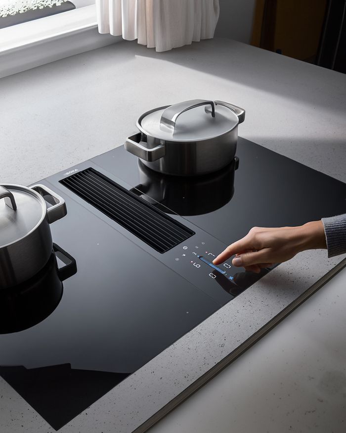 Εστία BORA Classic με λειτουργία αφής σε σύγχρονη κουζίνα Mebel Arts, αποτέλεσμα κομψότητας και τεχνολογίας.